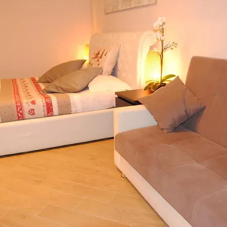 Vatican Catone Apartament *